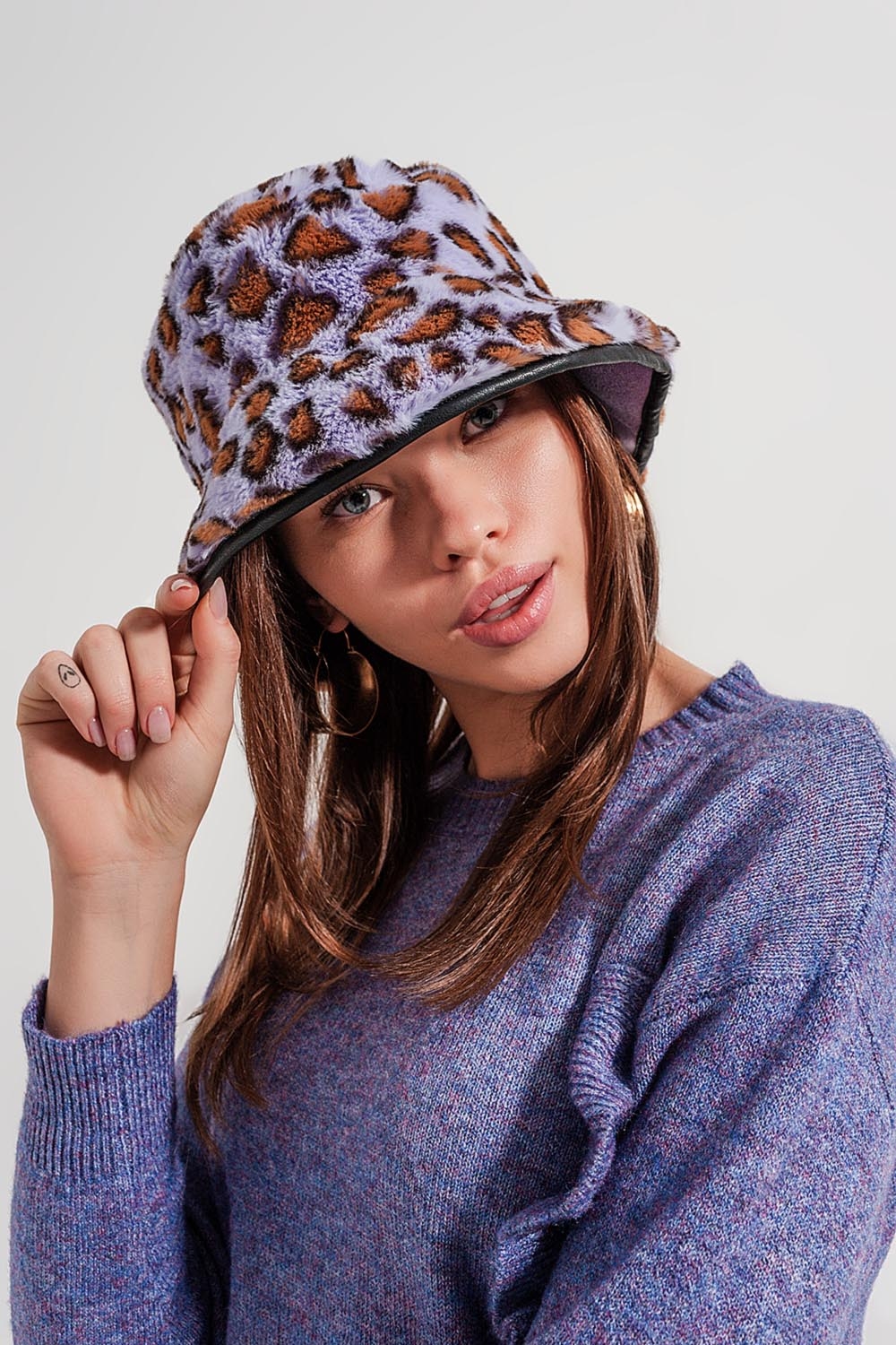 Sombrero de pescador con estampado animal en morado Sombrero de pescador con estampado animal en morado