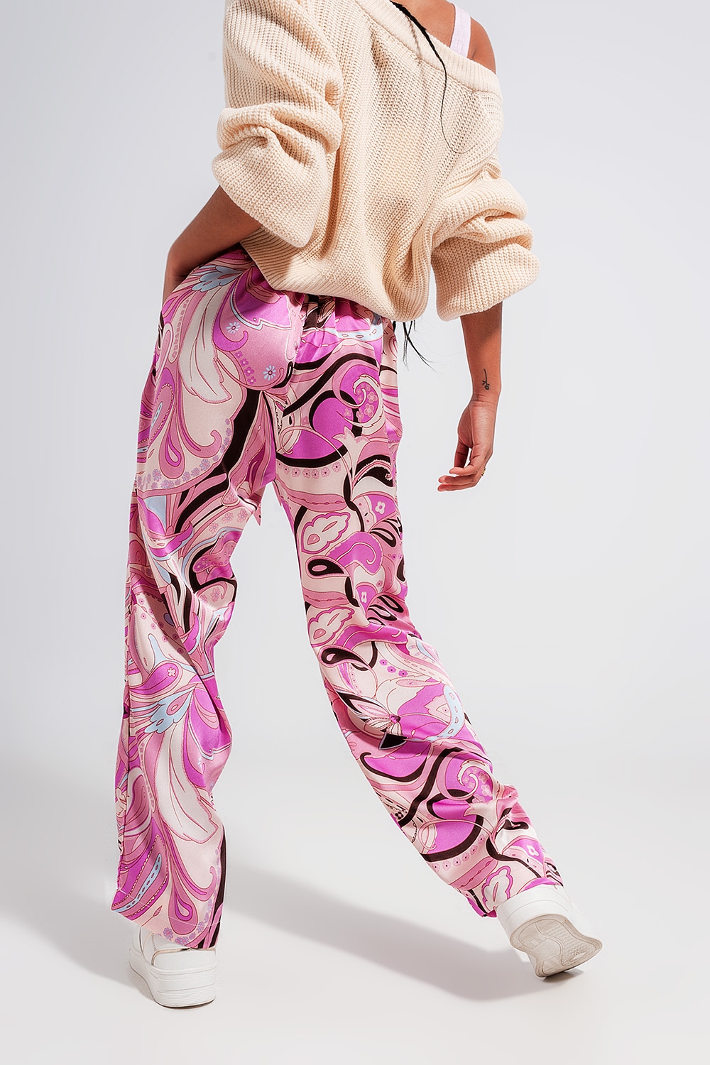 Pantalones rosa de pernera ancha con cintur&oacute;n