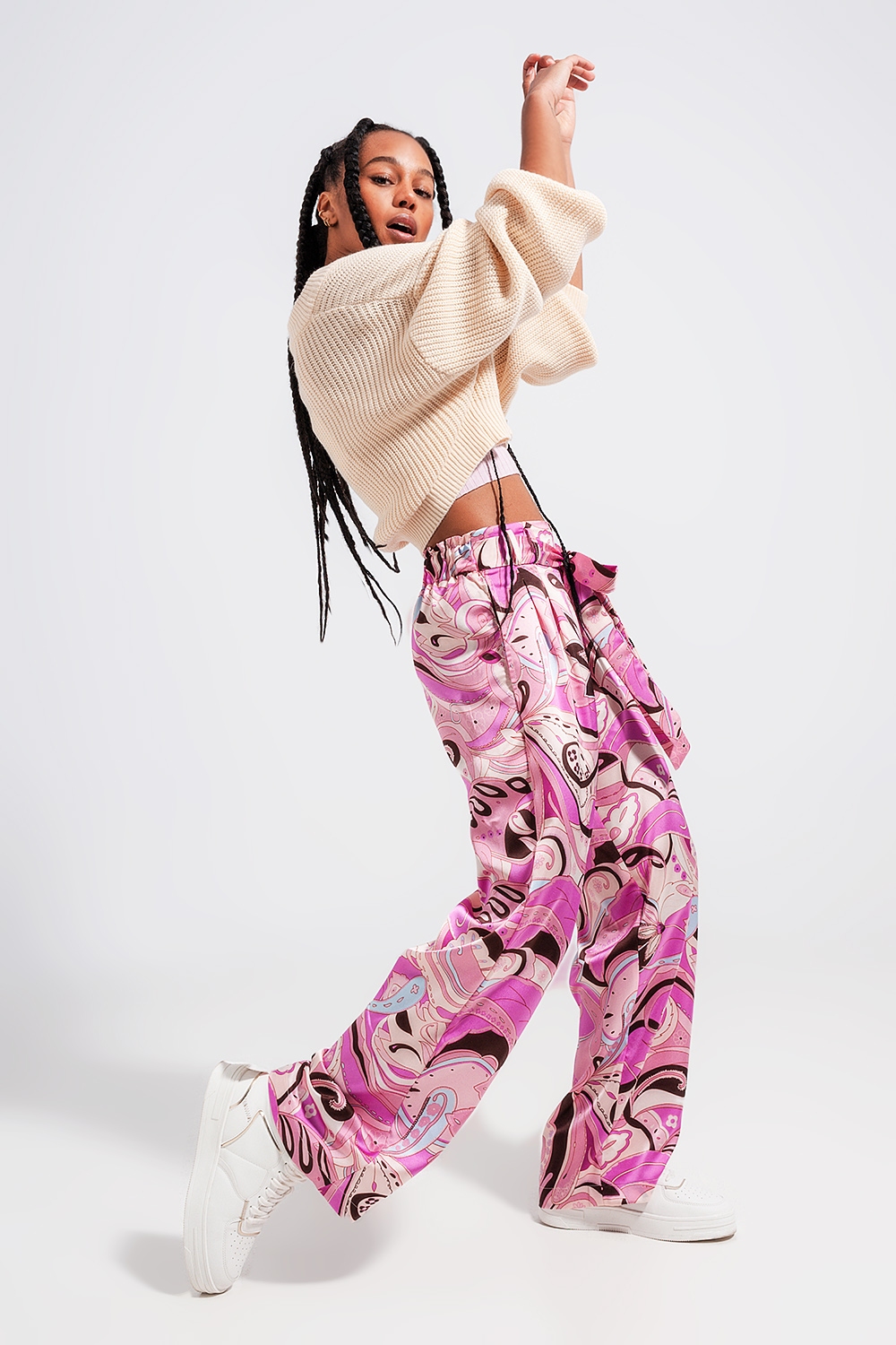 Pantalones rosa de pernera ancha con cintur&oacute;n