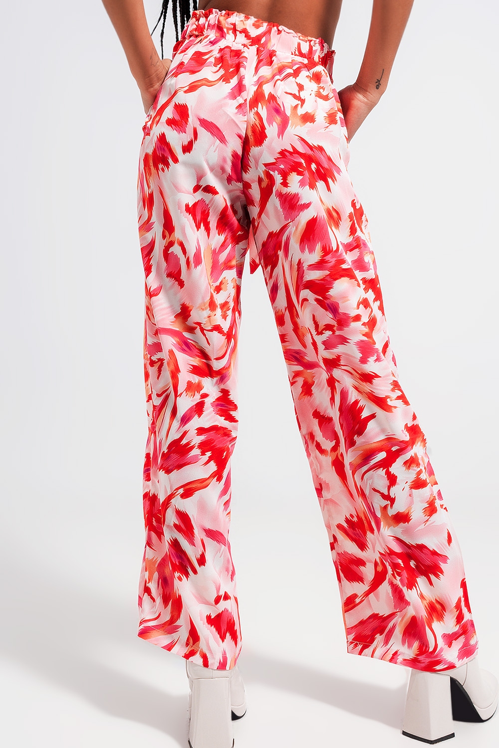 Pantalones fuchsia de pernera ancha con cintur&oacute;n