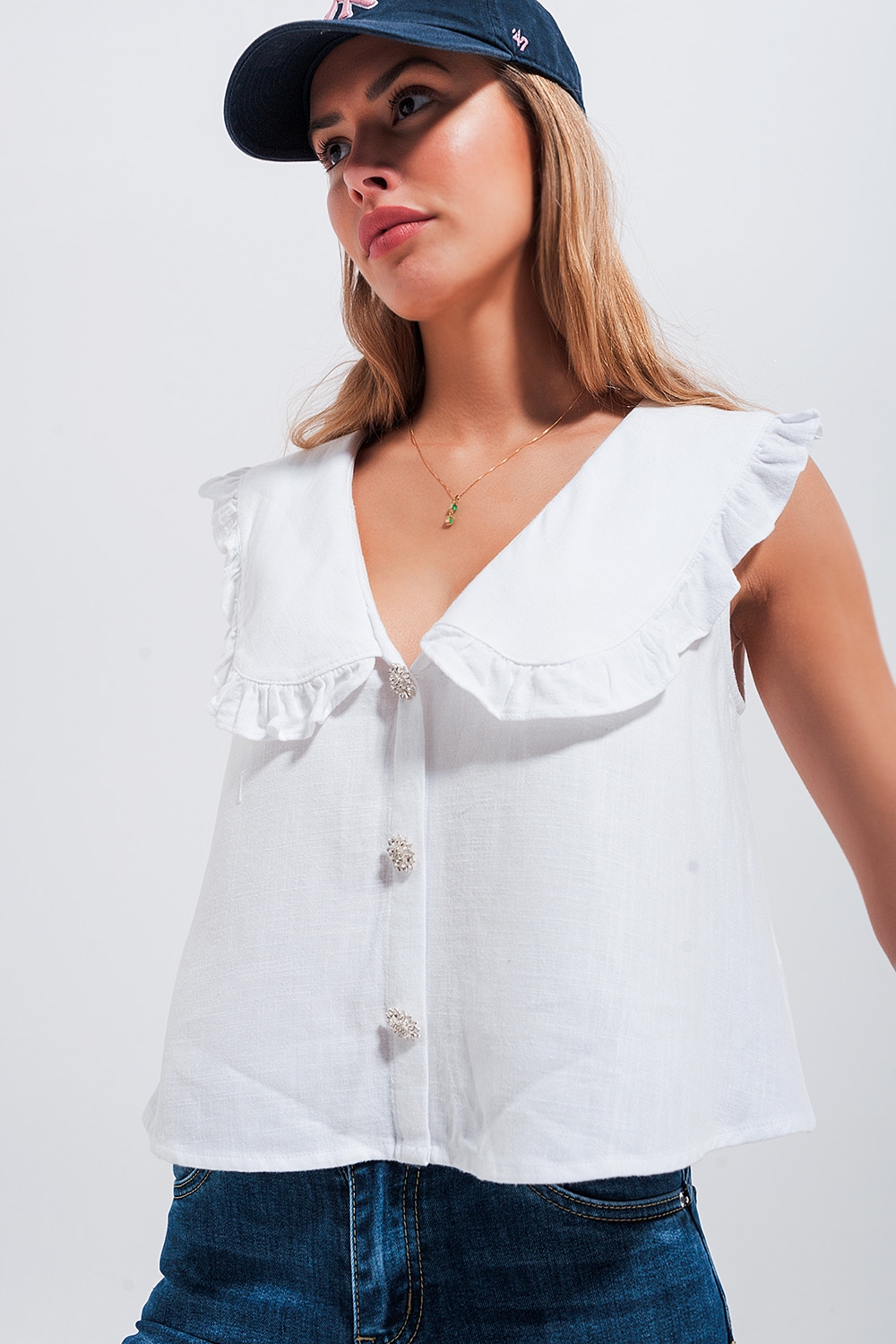 Crop top with bib collar in white