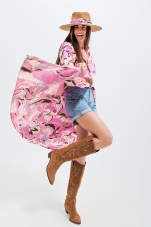 Vestido camisero color rosa con estampado abstracto