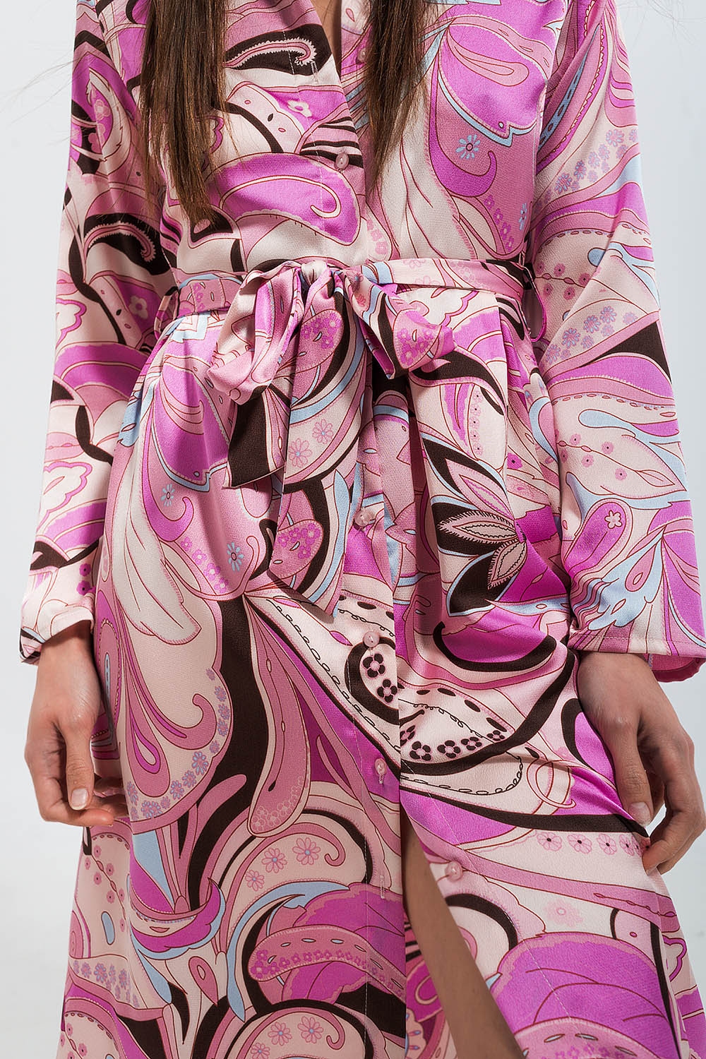 Vestido camisero color rosa con estampado abstracto