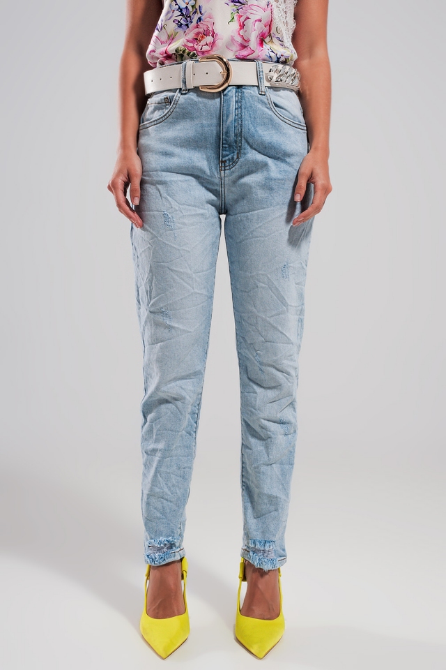 Jeans met hoge taille en scheuren in lichtblauw