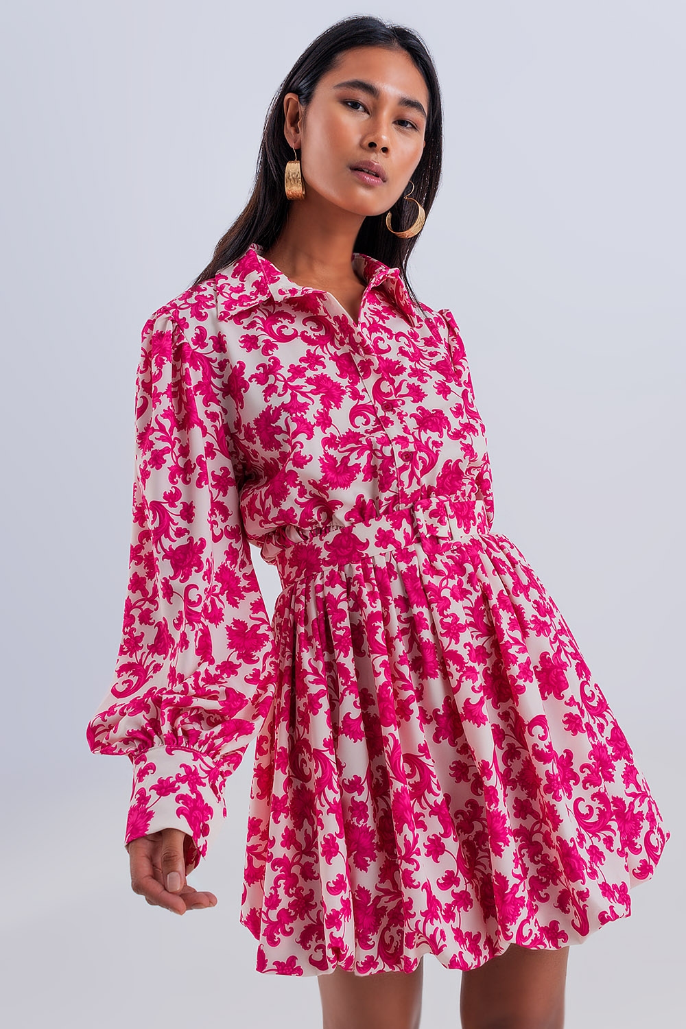 Vestido corto fuchsia amplio con estampado floral vintage
