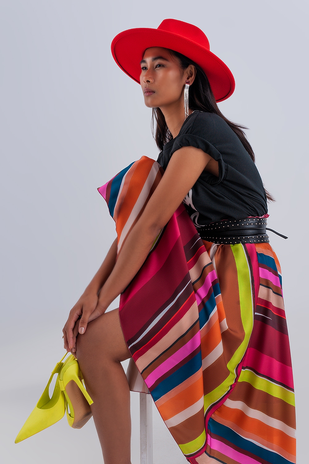 Falda midi fucsia con cinturilla elástica Falda midi fucsia con cinturilla elástica