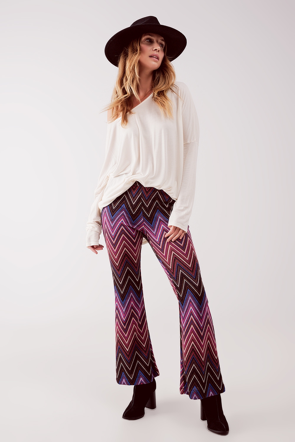 Pantalones con estampado geométrico fucsia Pantalones con estampado geométrico fucsia
