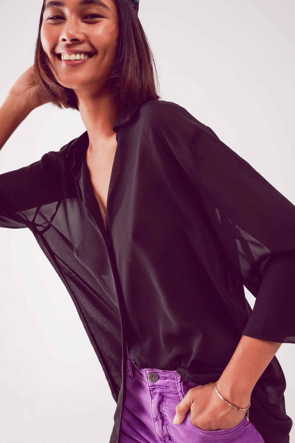 Camisa negra de chif&oacute;n transparente