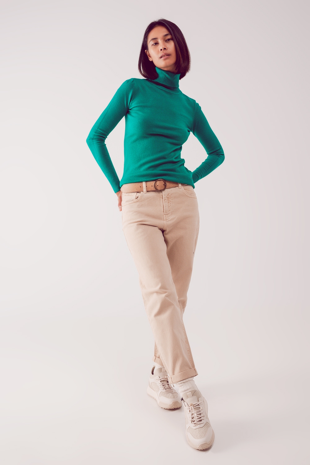Jersey verde con cuello alto Jersey verde con cuello alto