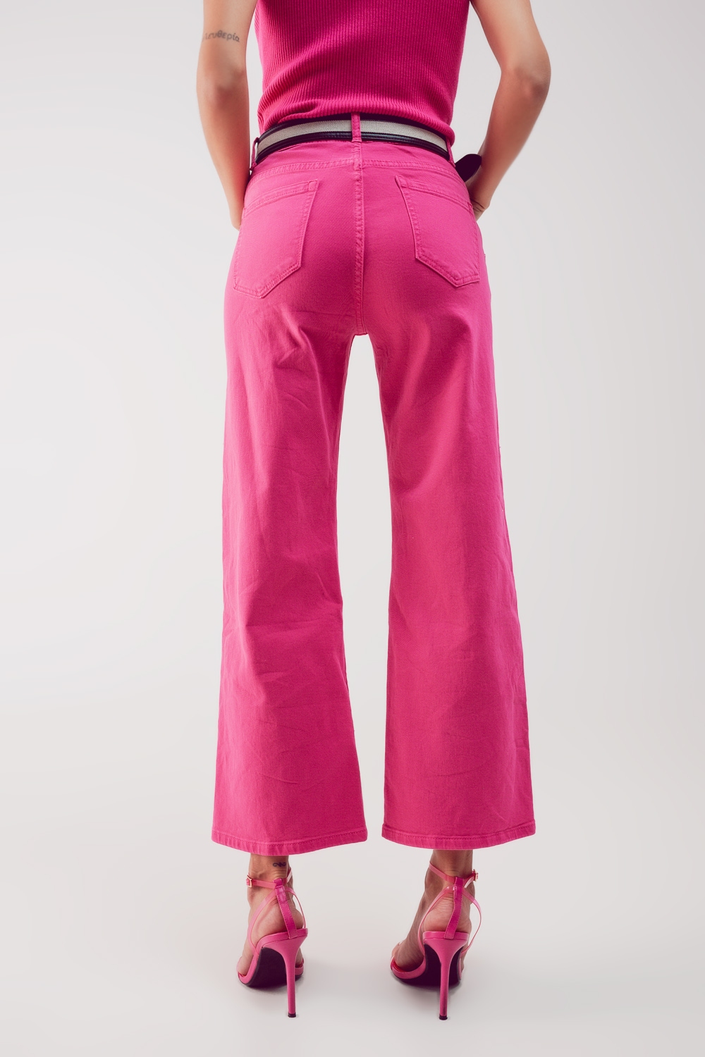 Vaqueros capri color fushia de pernera ancha Vaqueros capri color fushia de pernera ancha