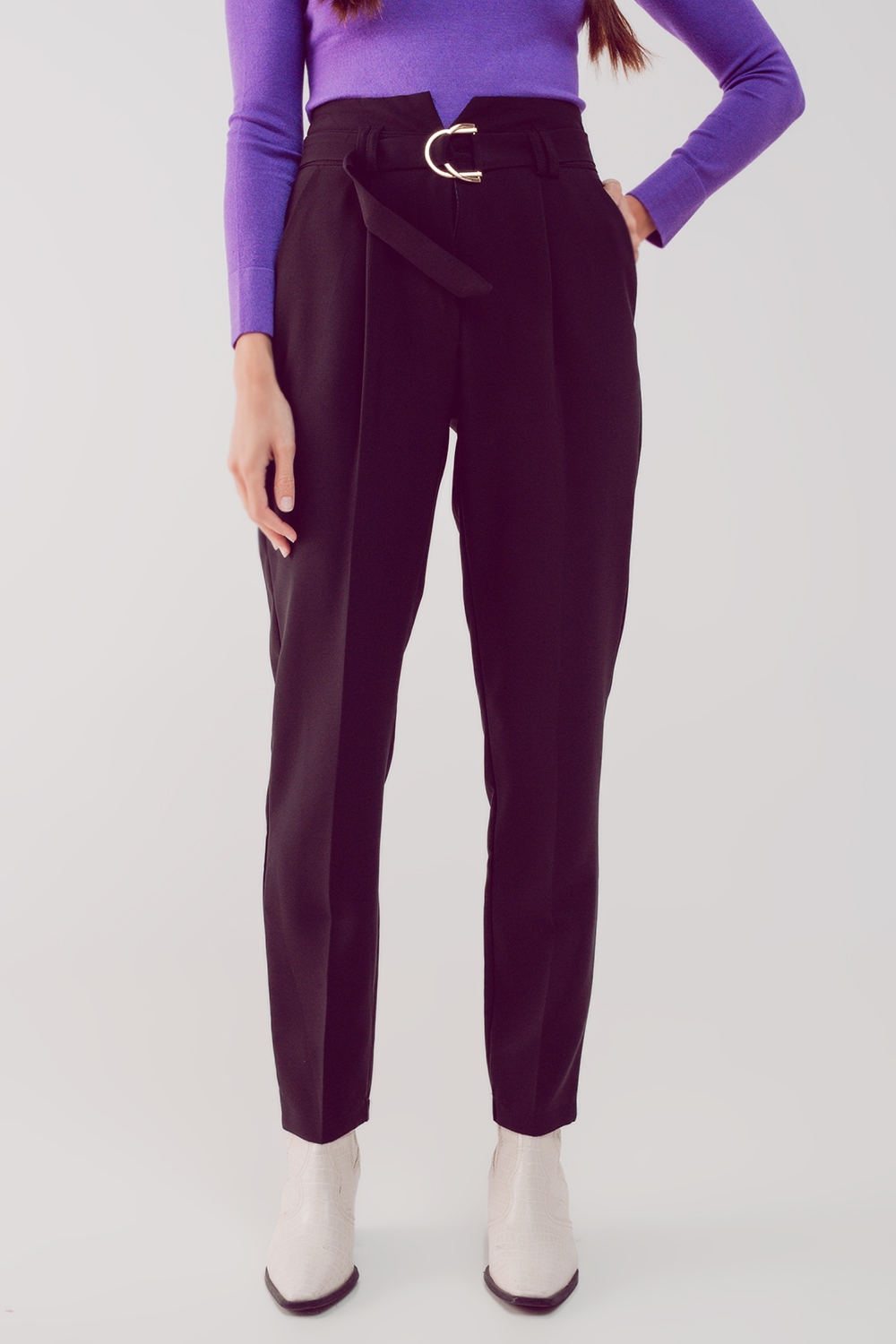 Pantalones pitillo negros con cintura estilo paperbag