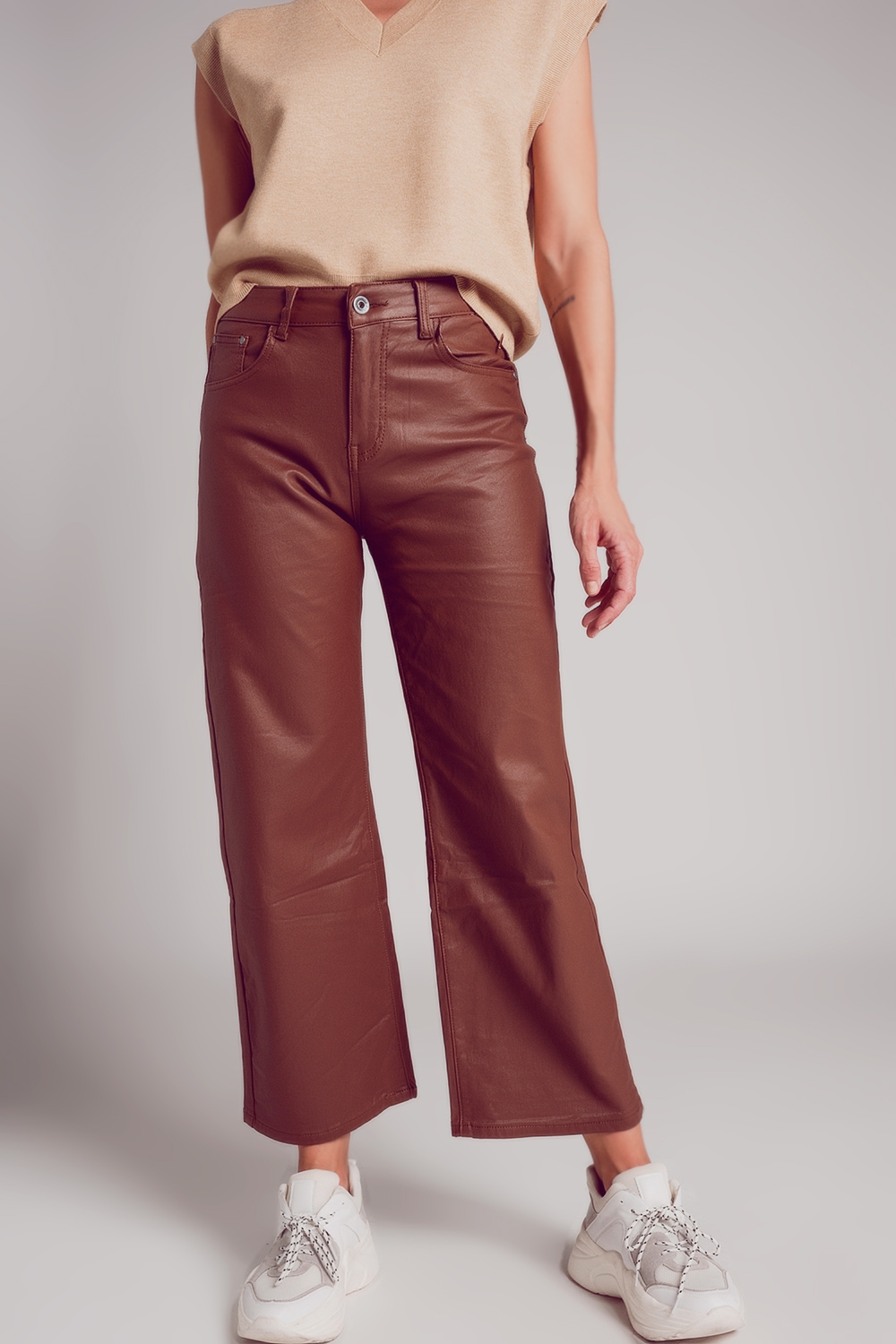 Pantalones marrones de pernera ancha de cuero sintético Pantalones marrones de pernera ancha de cuero sintético