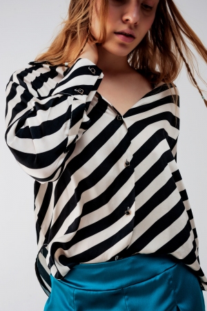 Camisa oversize a rayas abotonada
