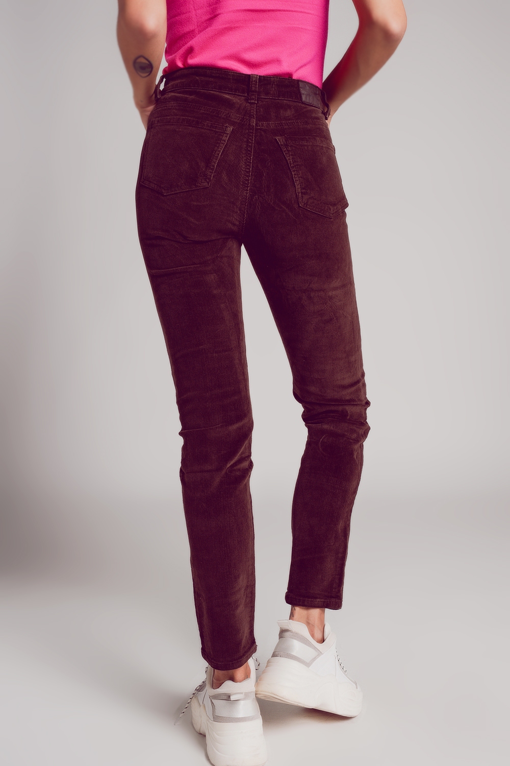 Pantalon marron chocolate corte pitillo de pana Pantalon marron chocolate corte pitillo de pana