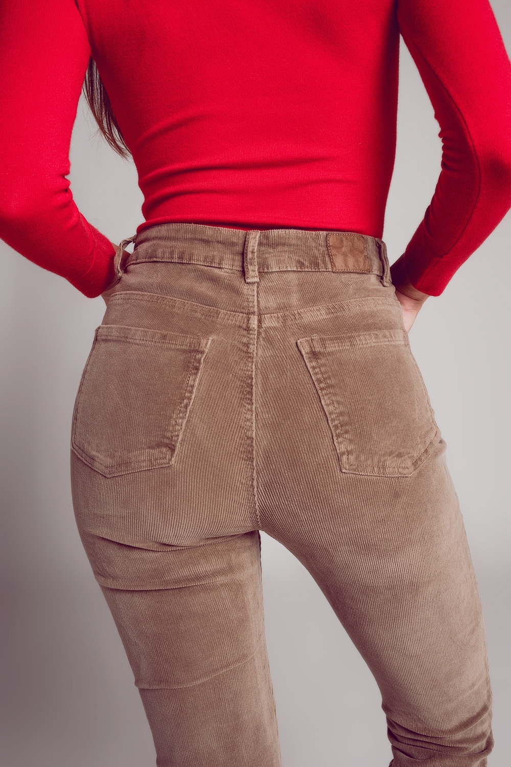 Pantalon beige corte pitillo de pana Pantalon beige corte pitillo de pana