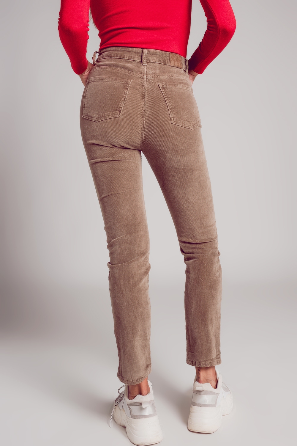 Pantalon beige corte pitillo de pana Pantalon beige corte pitillo de pana