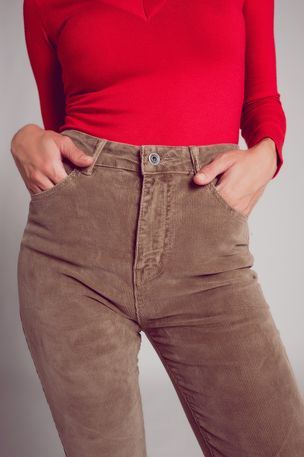 Pantalon beige corte pitillo de pana Pantalon beige corte pitillo de pana