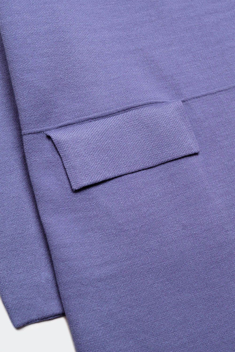 Cardigan extra grande en morado con solapas