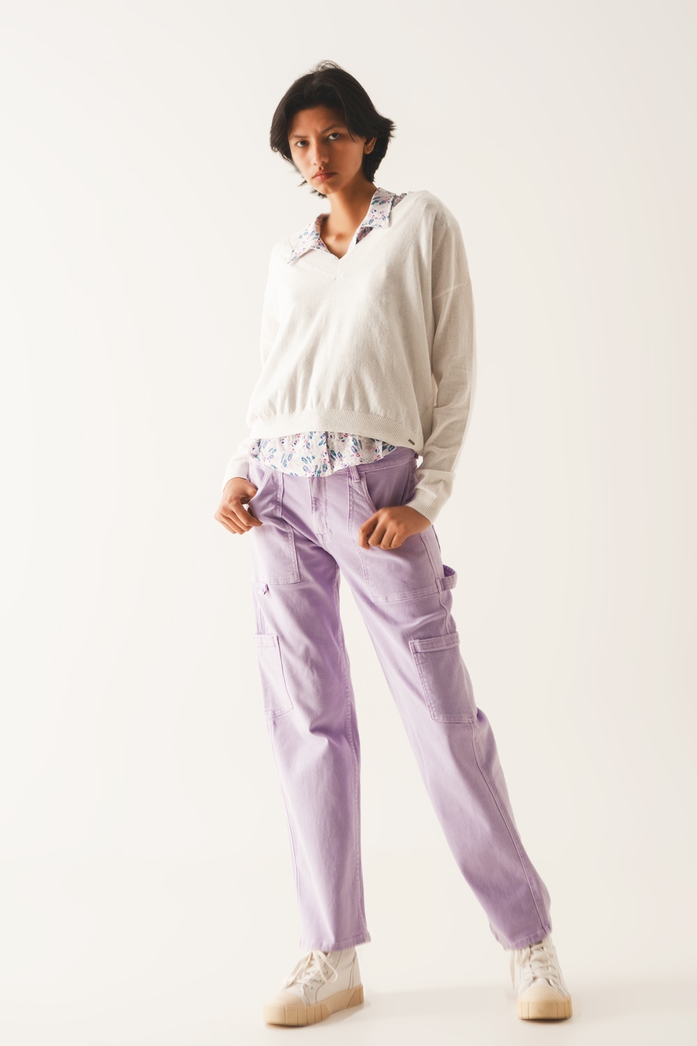 Pantalones cargo en morado Pantalones cargo en morado