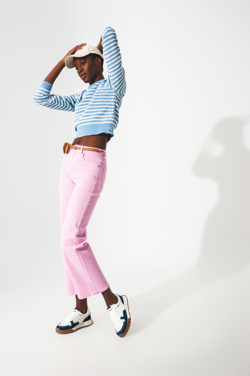 Vaqueros capri color rosa chicle de pernera ancha Vaqueros capri color rosa chicle de pernera ancha