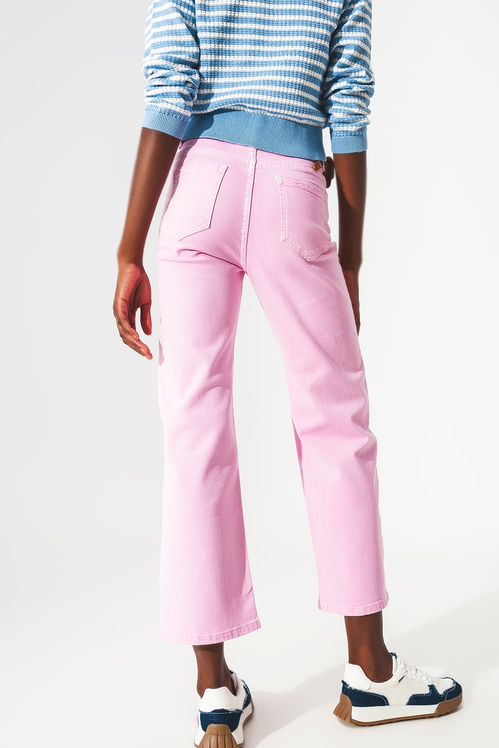 Vaqueros capri color rosa chicle de pernera ancha Vaqueros capri color rosa chicle de pernera ancha