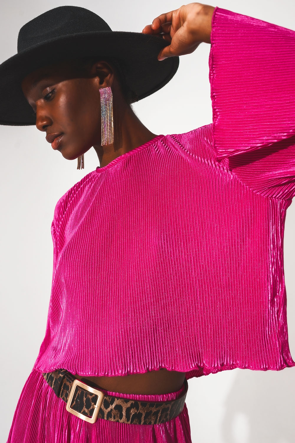Top corto con cuello redondo plisado en fucsia Top corto con cuello redondo plisado en fucsia
