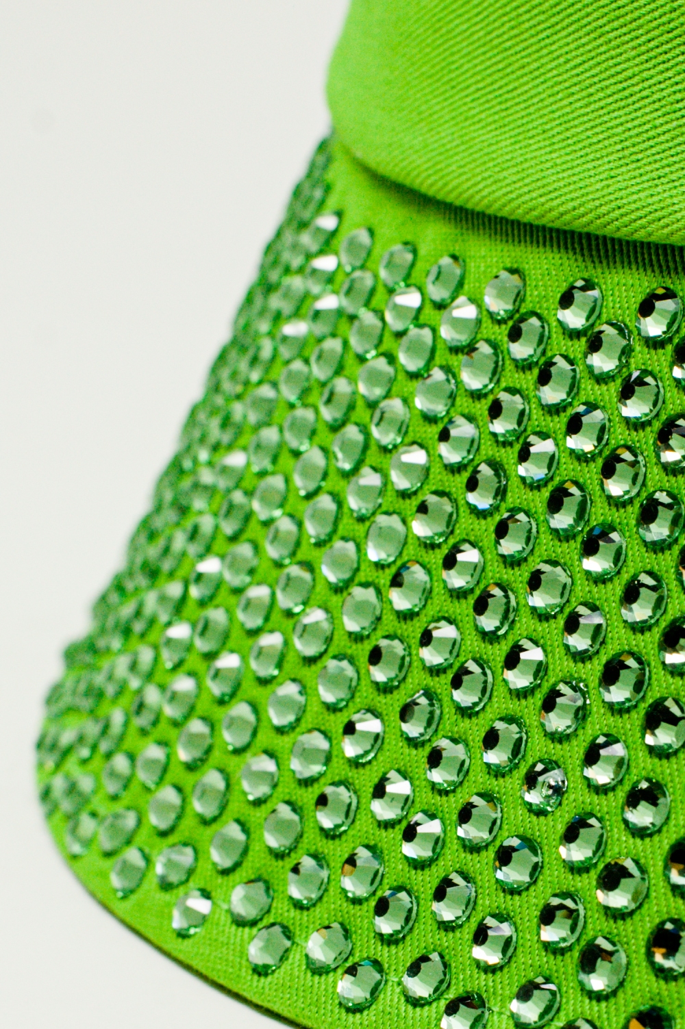 Sombrero con Detalle de Strass en Verde Sombrero con Detalle de Strass en Verde