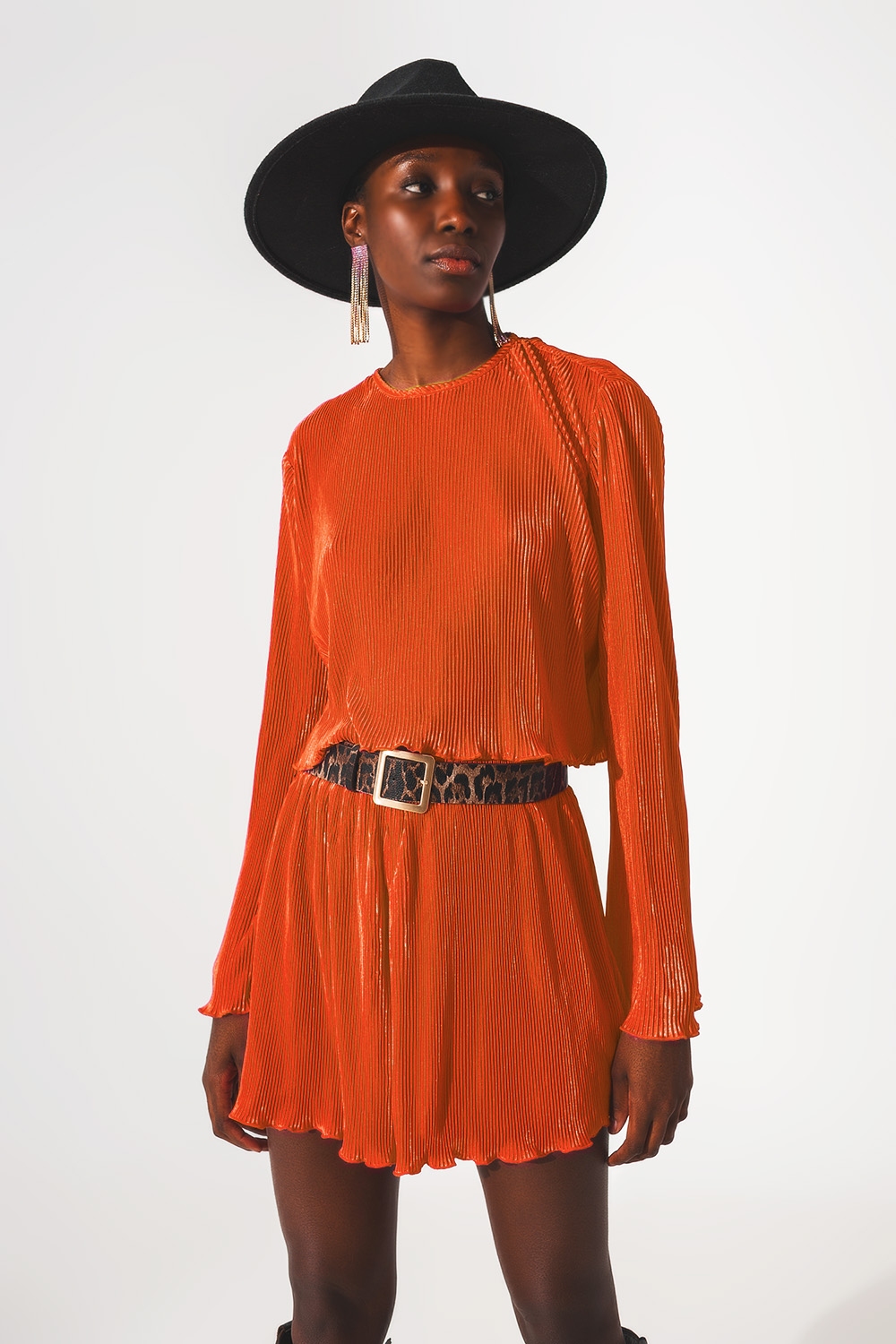 Top corto con cuello redondo plisado en naranja Top corto con cuello redondo plisado en naranja