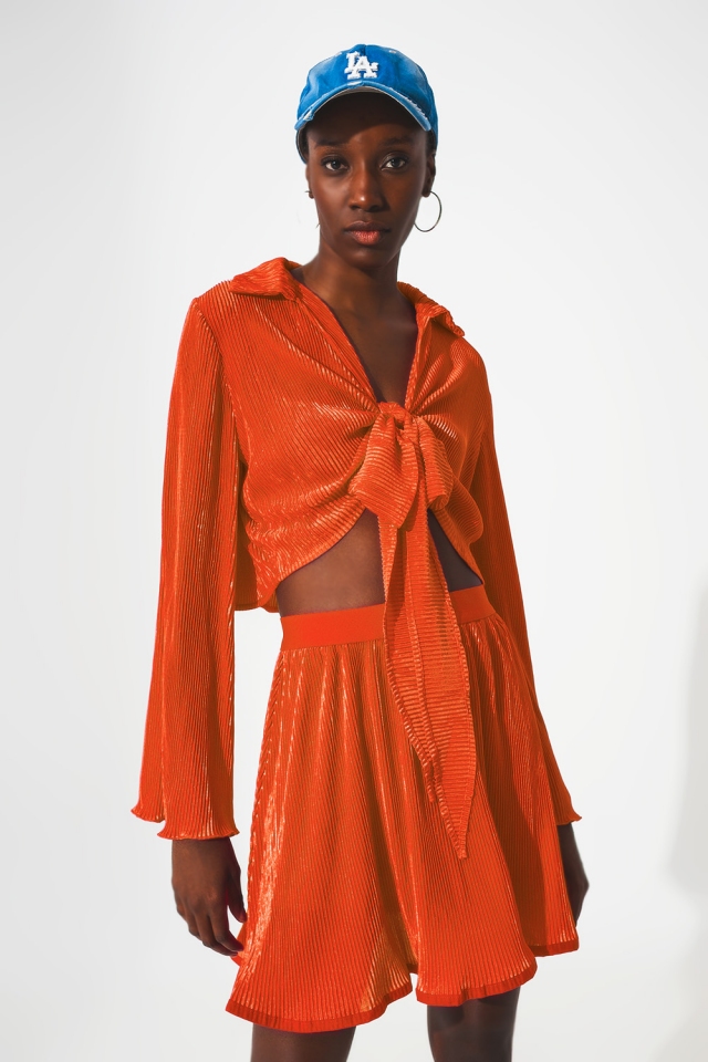 Crop top plissé annodato sul davanti in arancio