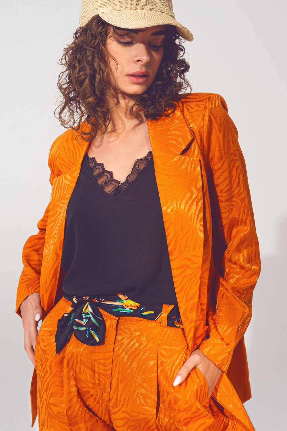 Blazer oversize con estampado de cebra en naranja Blazer oversize con estampado de cebra en naranja