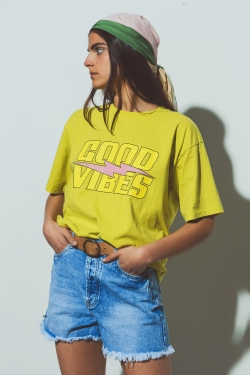 T-Shirt mit Good Vibes Text in Gelb