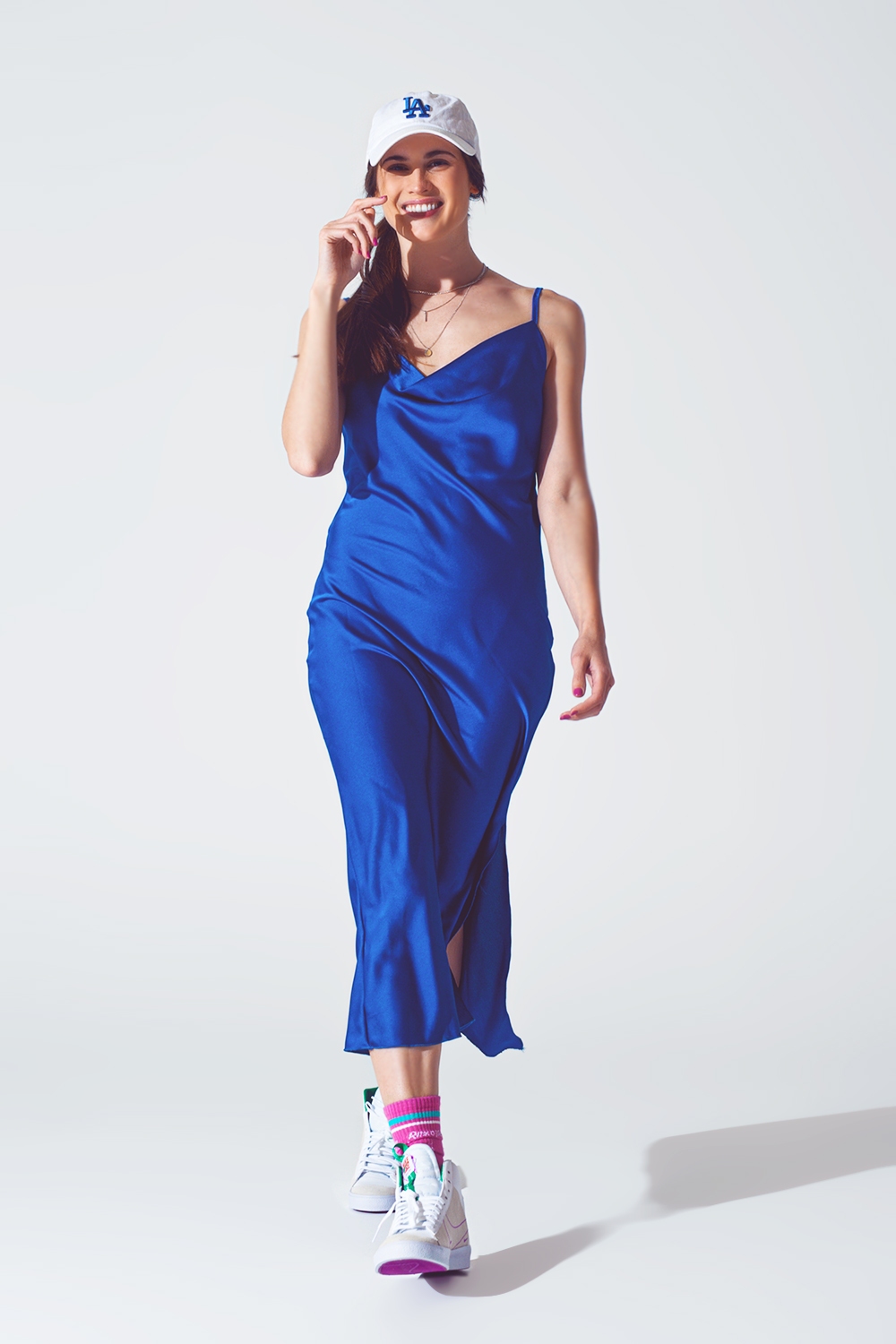 Vestido lencero de satén midi color azul de tirantes Vestido lencero de satén midi color azul de tirantes