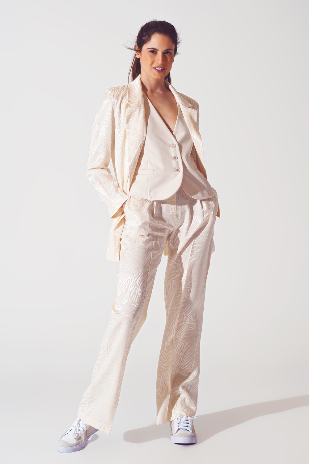 Pantalón suelto con estampado de cebra en blanco Pantalón suelto con estampado de cebra en blanco
