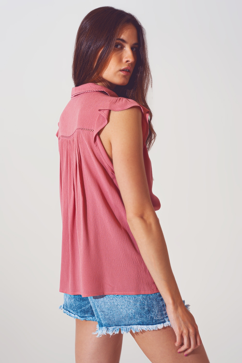 Blusa con volantes en la manga corta en rosa Blusa con volantes en la manga corta en rosa