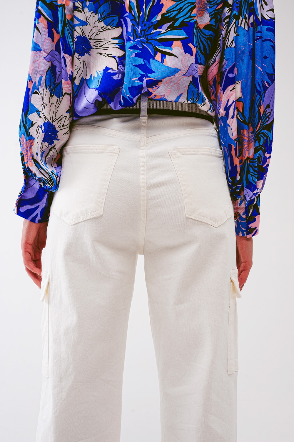 Jeans cargo de pierna recta en blanco Jeans cargo de pierna recta en blanco
