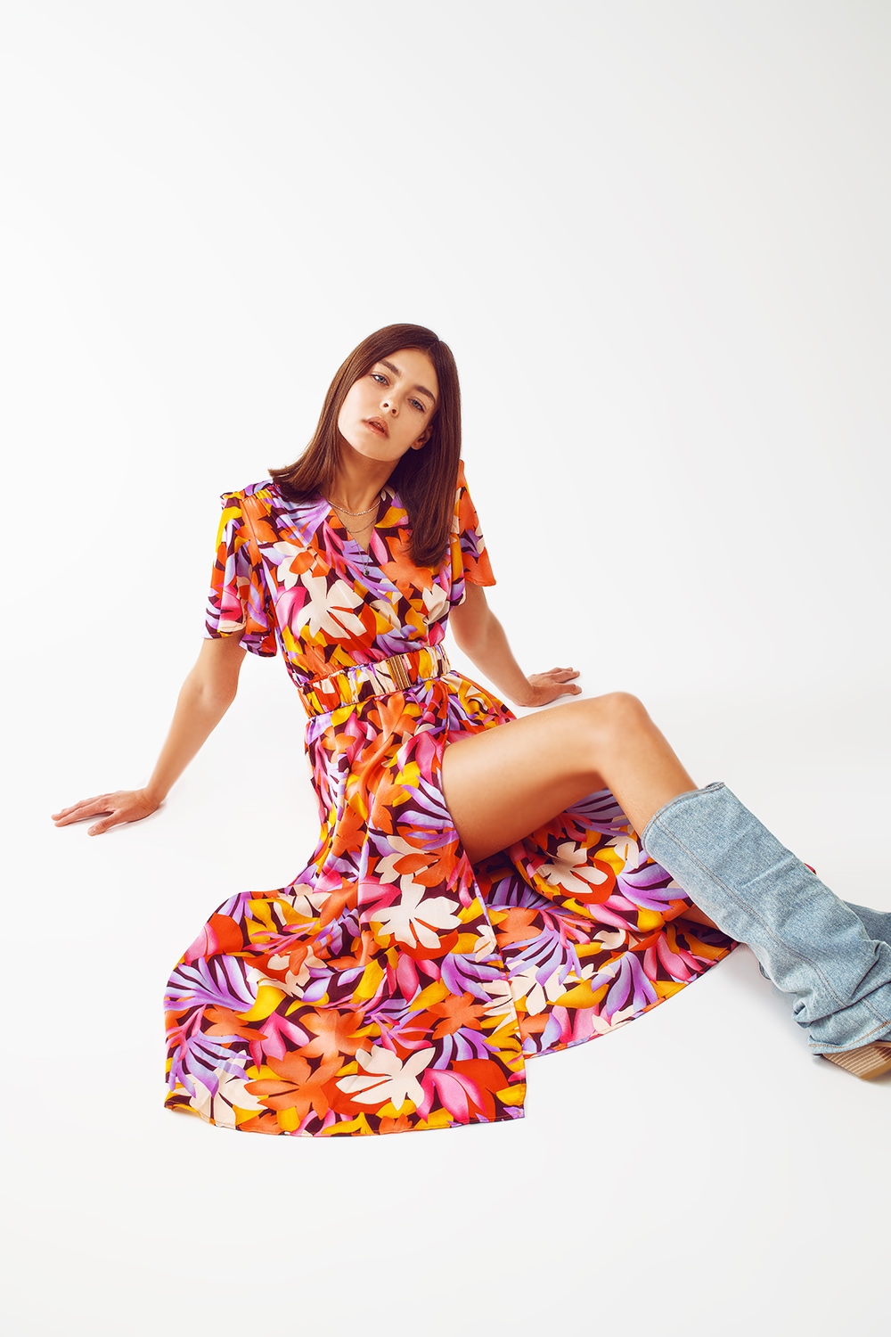 Vestido largo plisado con escote en V en multicolor Vestido largo plisado con escote en V en multicolor