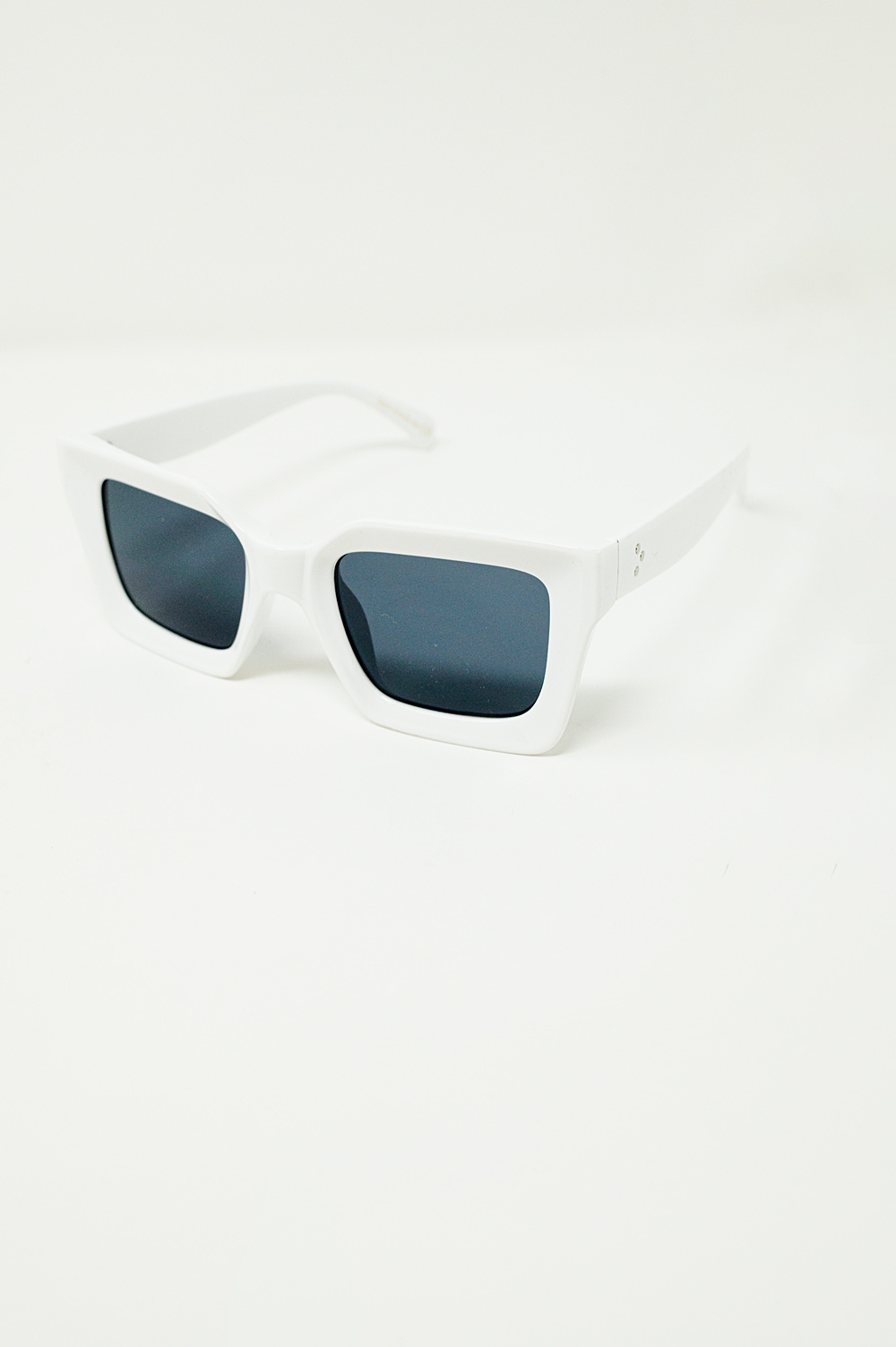 Gafas de sol cuadradas de los 90 en blanco