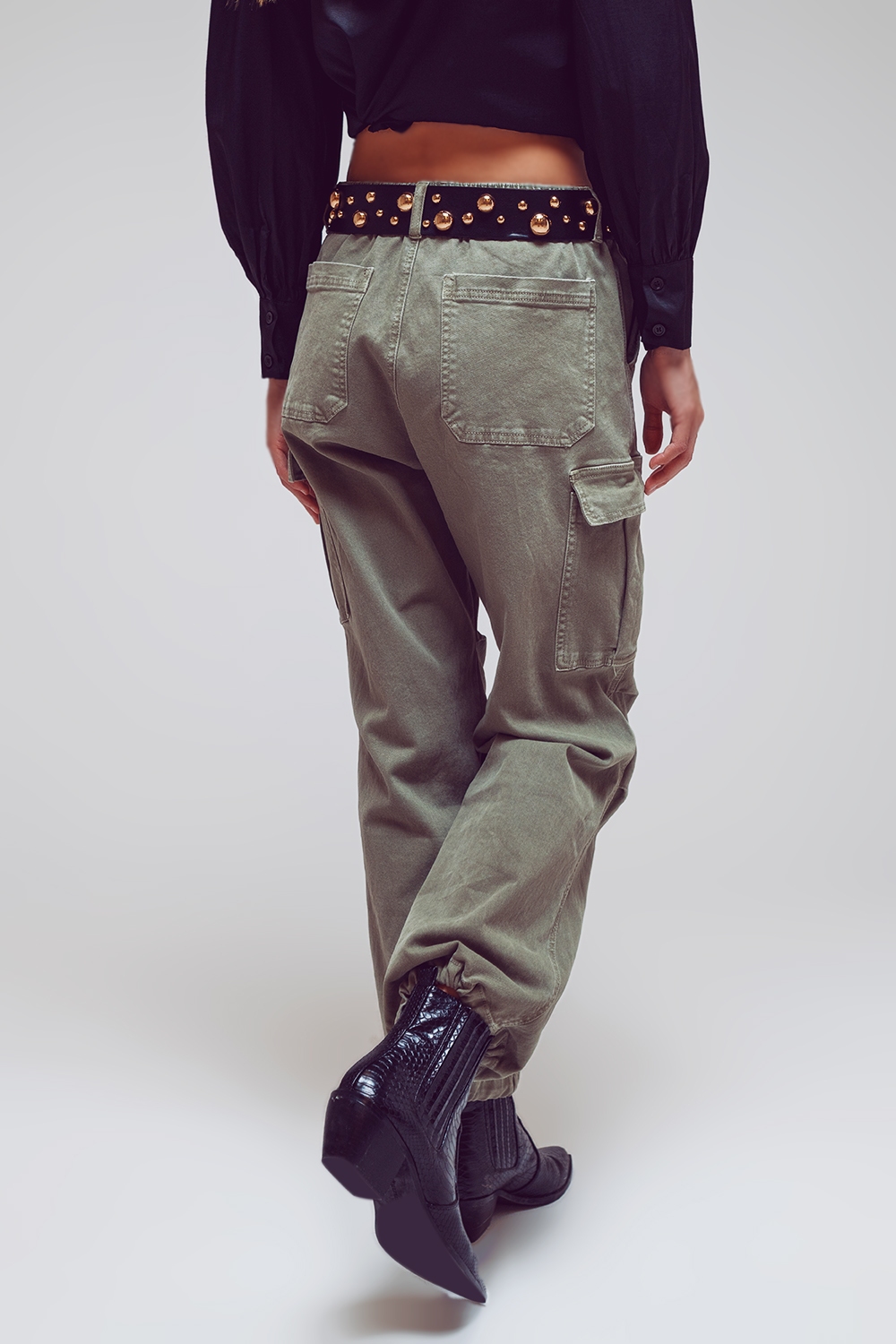 Pantalones cargo con extremos de borlas en verde militar Pantalones cargo con extremos de borlas en verde militar