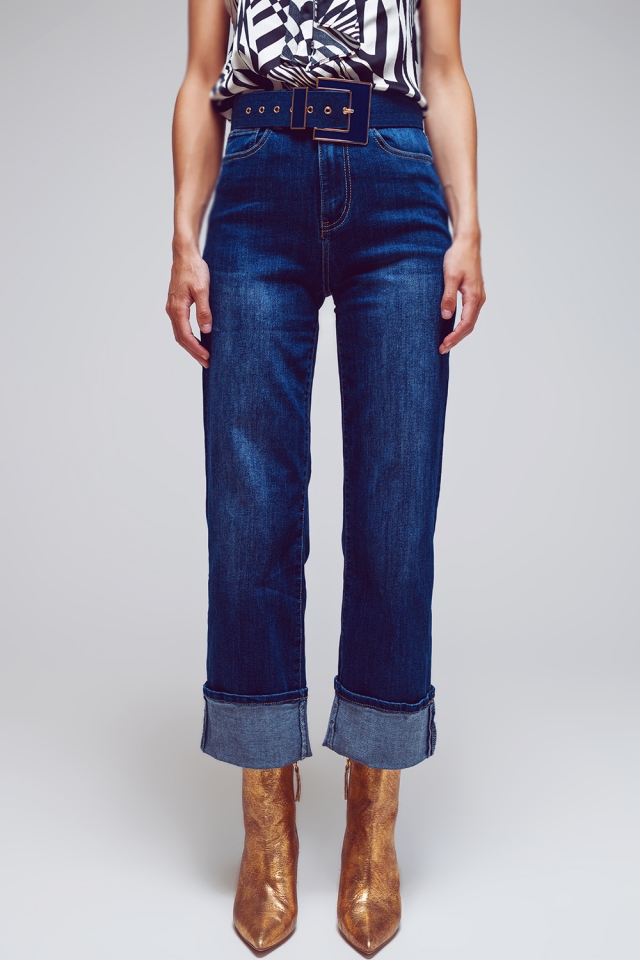 Calça jeans reta com Bainha Dobrada na Lavagem Azul Médio