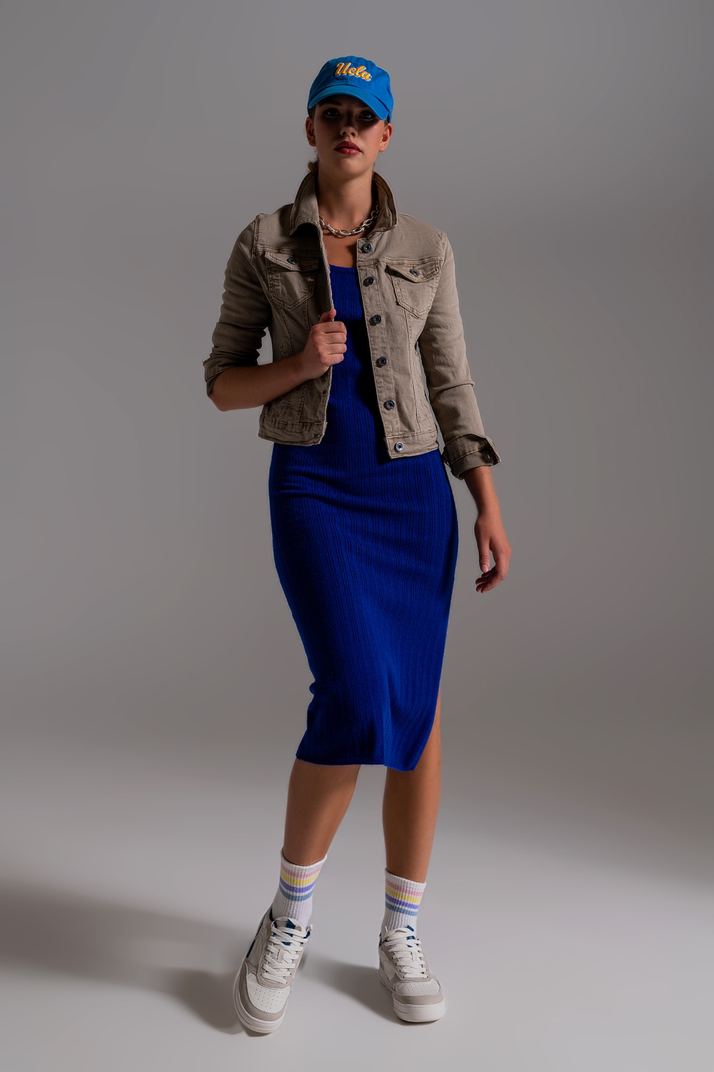 Chaqueta vaquera b&aacute;sica con bolsillos en Beige
