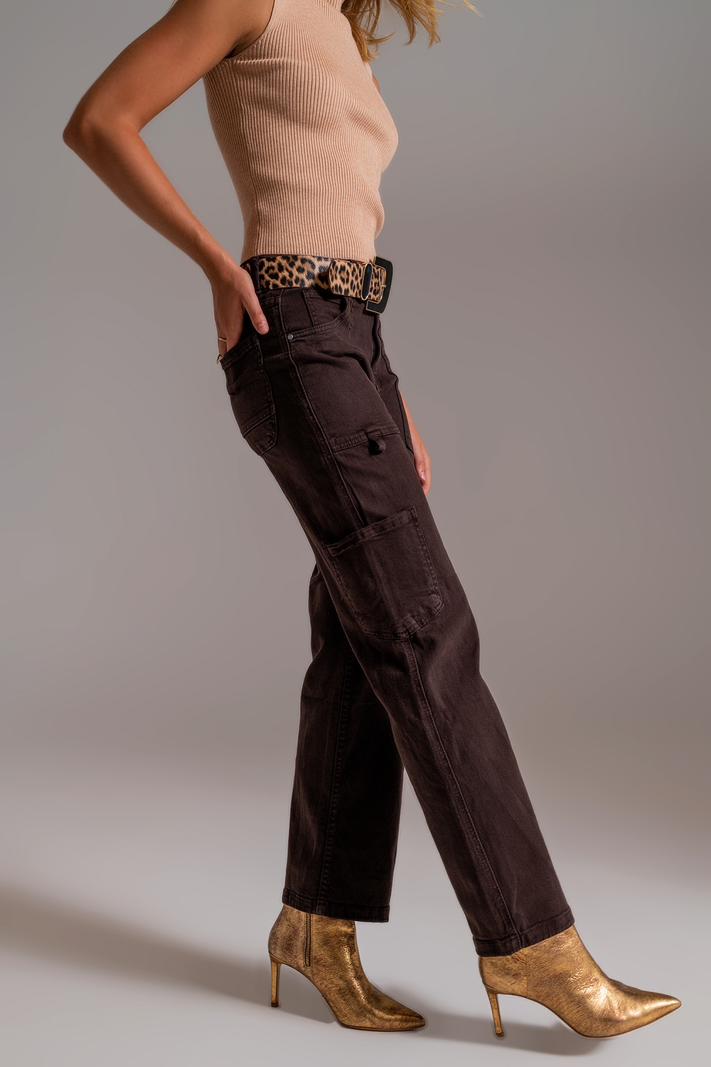 Pantalones cargo de pierna recta en marron Pantalones cargo de pierna recta en marron