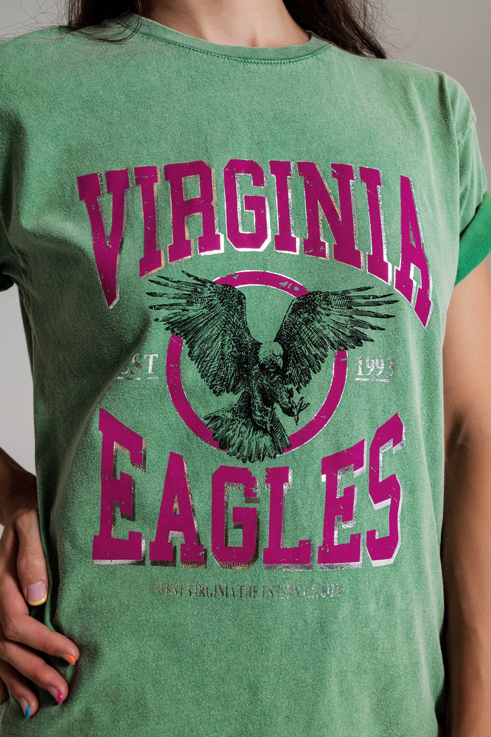 Camiseta con texto de Virginia Eagles en verde