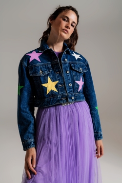 casaco de ganga com estrelas multicoloridas