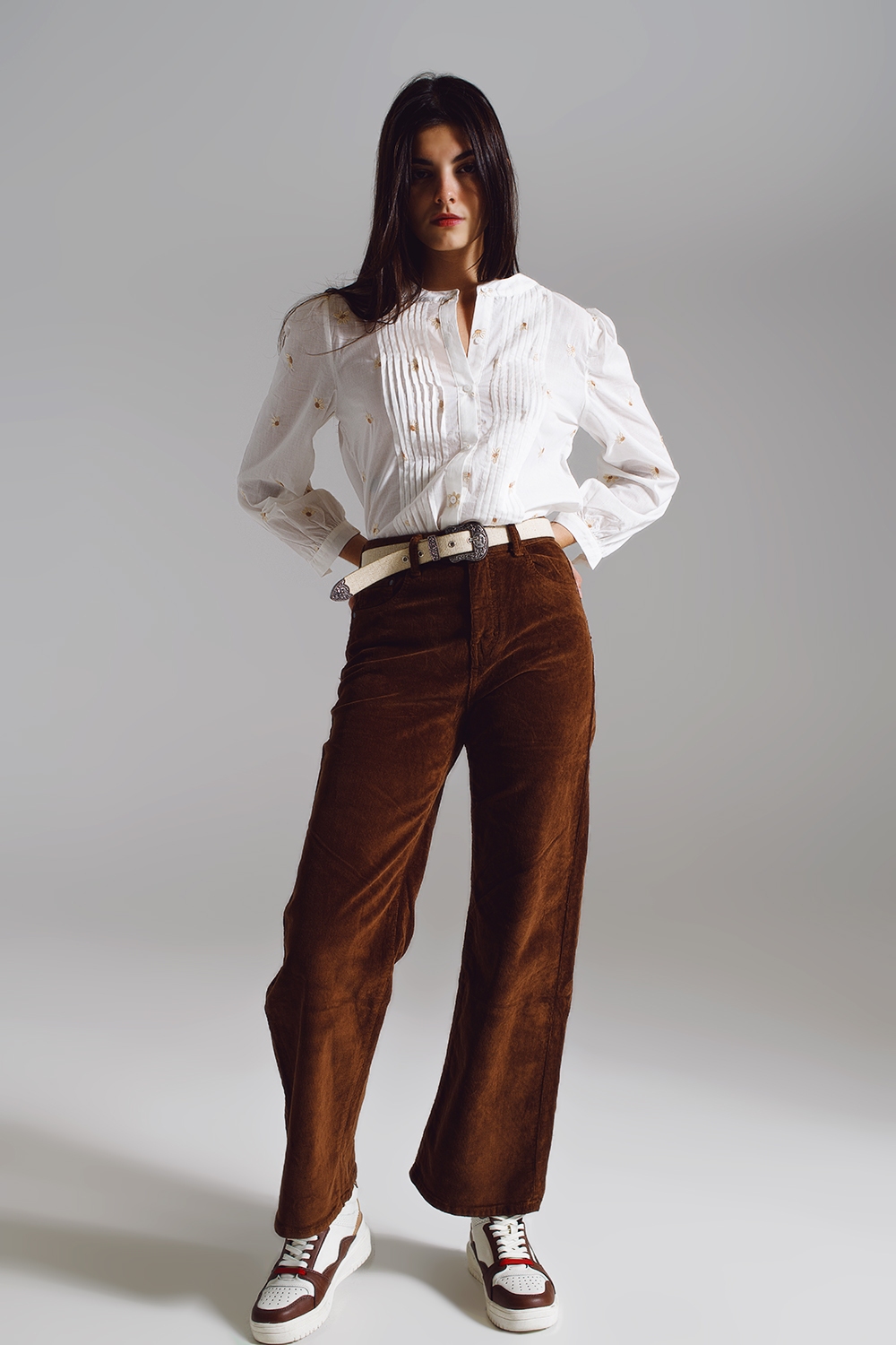 Pantalones capri marron de pana Pantalones capri marron de pana