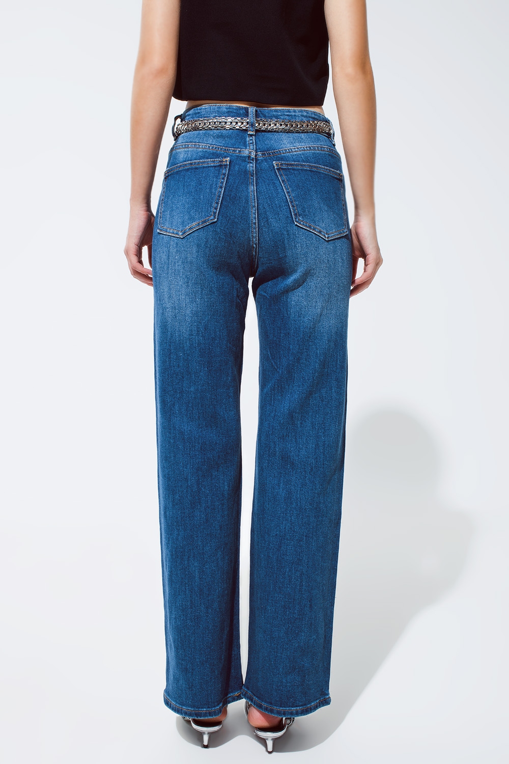 Jeans de pierna recta con acabado metálico plateado Jeans de pierna recta con acabado metálico plateado