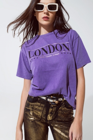 camiseta holgada en morado lavado con logotipo de london