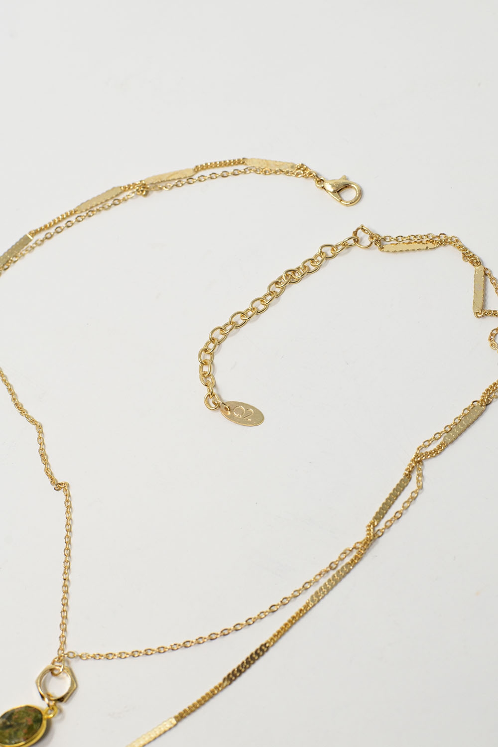 Collar largo 2 en 1 dorado con piedras verdes y doradas Collar largo 2 en 1 dorado con piedras verdes y doradas