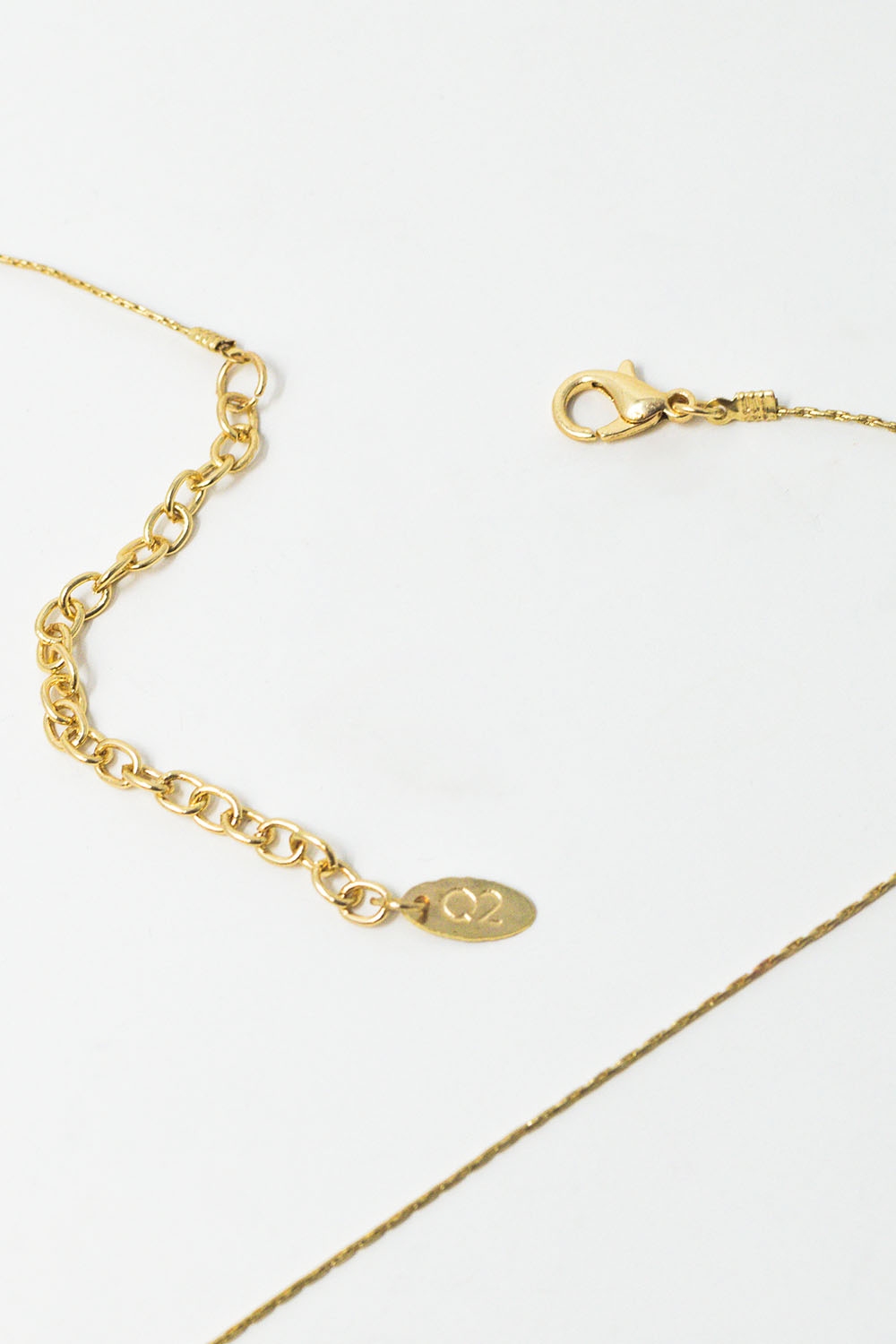 Collar largo dorado con cuentas doradas y borla dorada larga Collar largo dorado con cuentas doradas y borla dorada larga