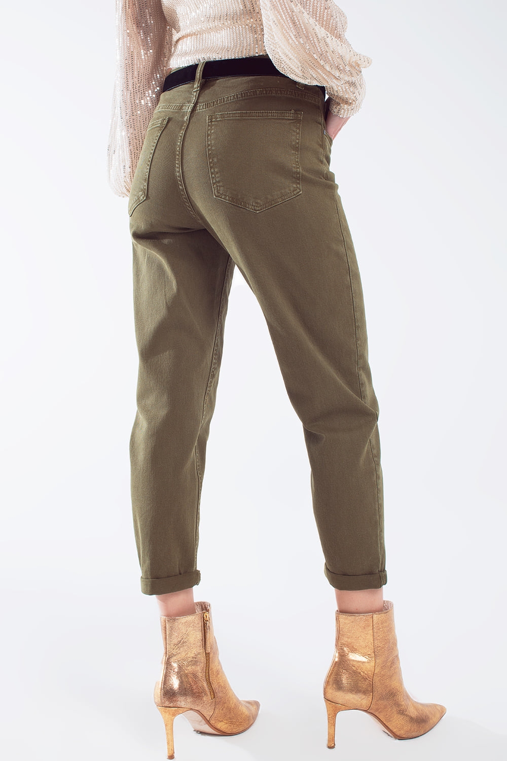 Vaqueros slouchy de algod&oacute;n de talle medio en khaki sepia