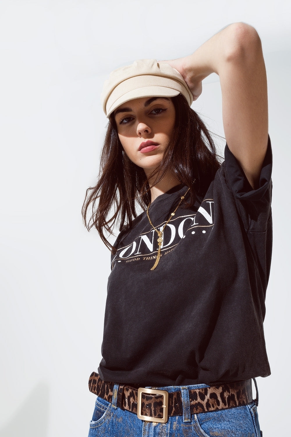 camiseta relaxed fit en negro lavado con logotipo de londres